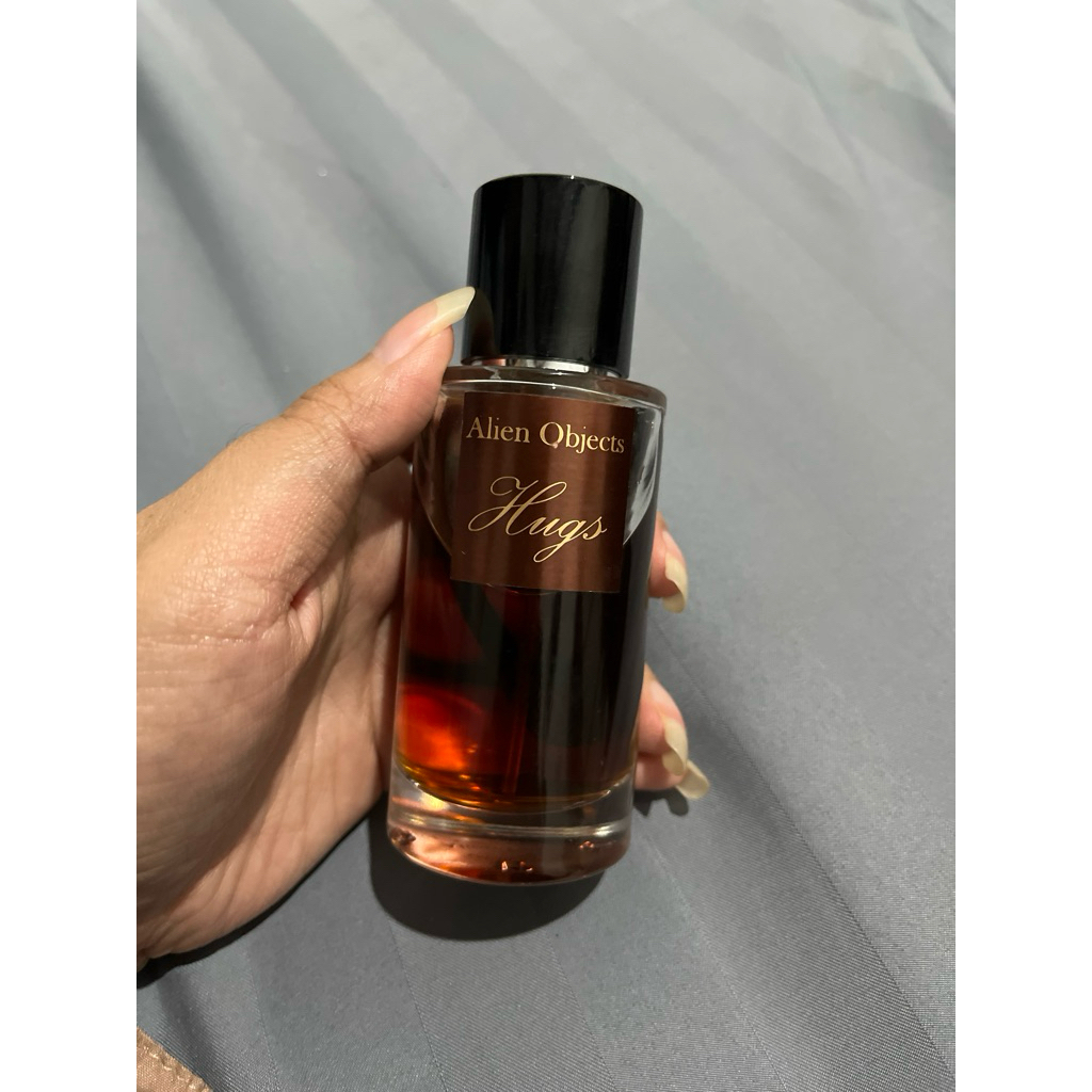 Preloved Alien Objects - Hugs EDP sisa juice 80%