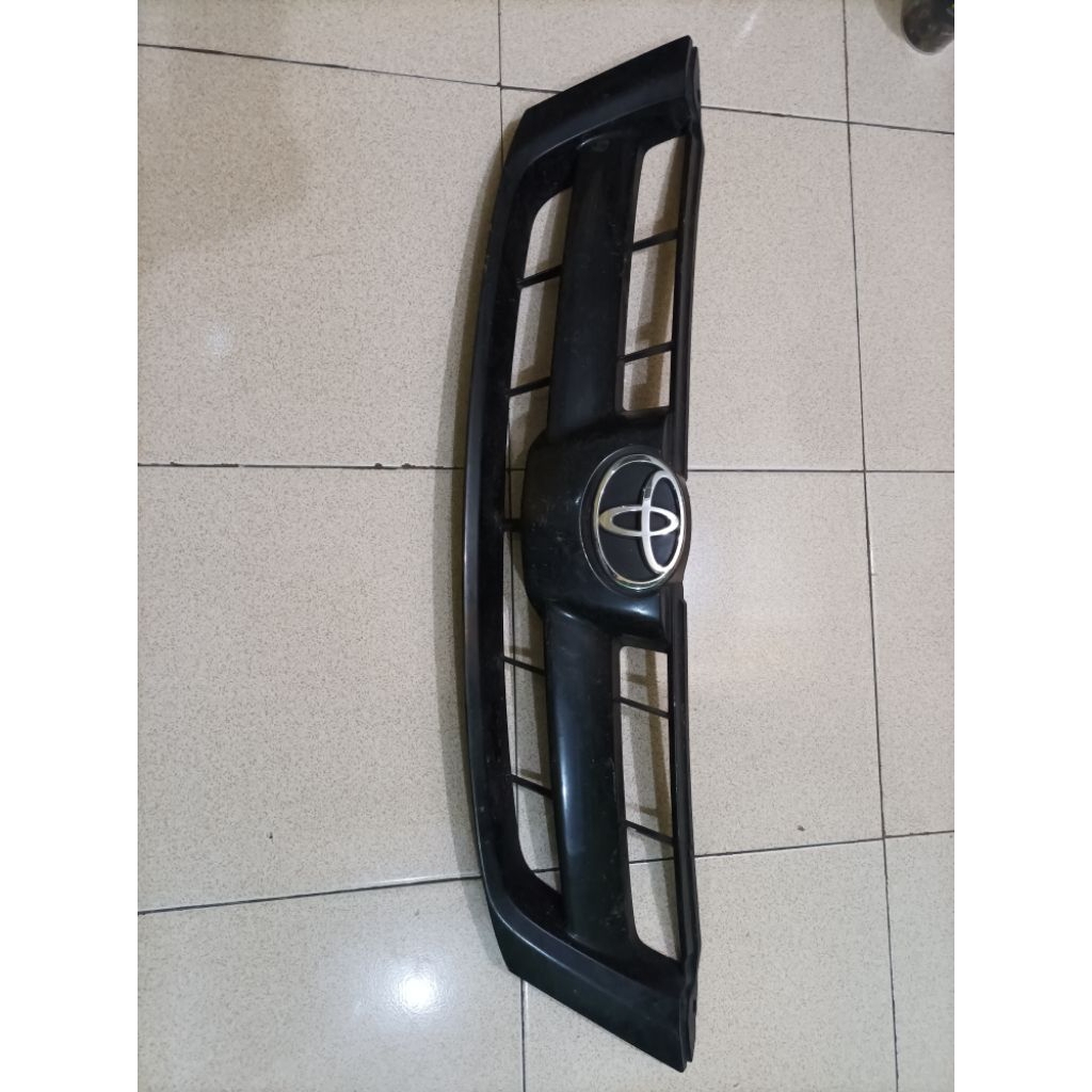 Grill Gril depan Toyota kijang inova 2004 2005 2006 2007 hitam Original