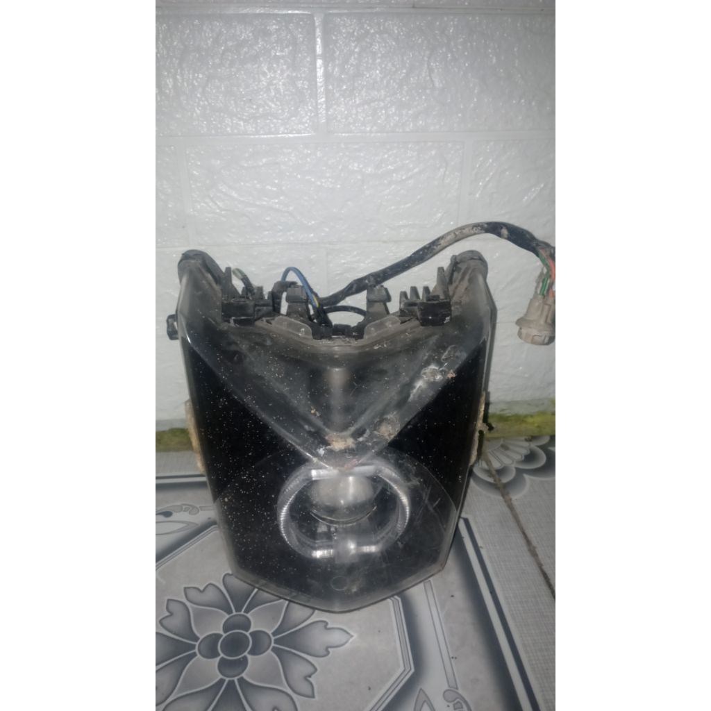 Reflektor bekas copotan beat fi+lampu biled,baca Deskripsi sebelum Co