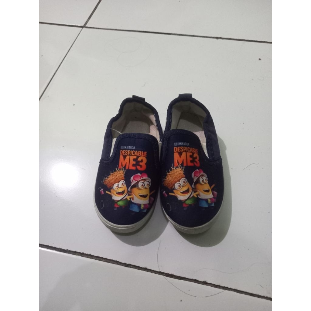 Preloved Sepatu Disney slip on anak 1-3th Despicable Me