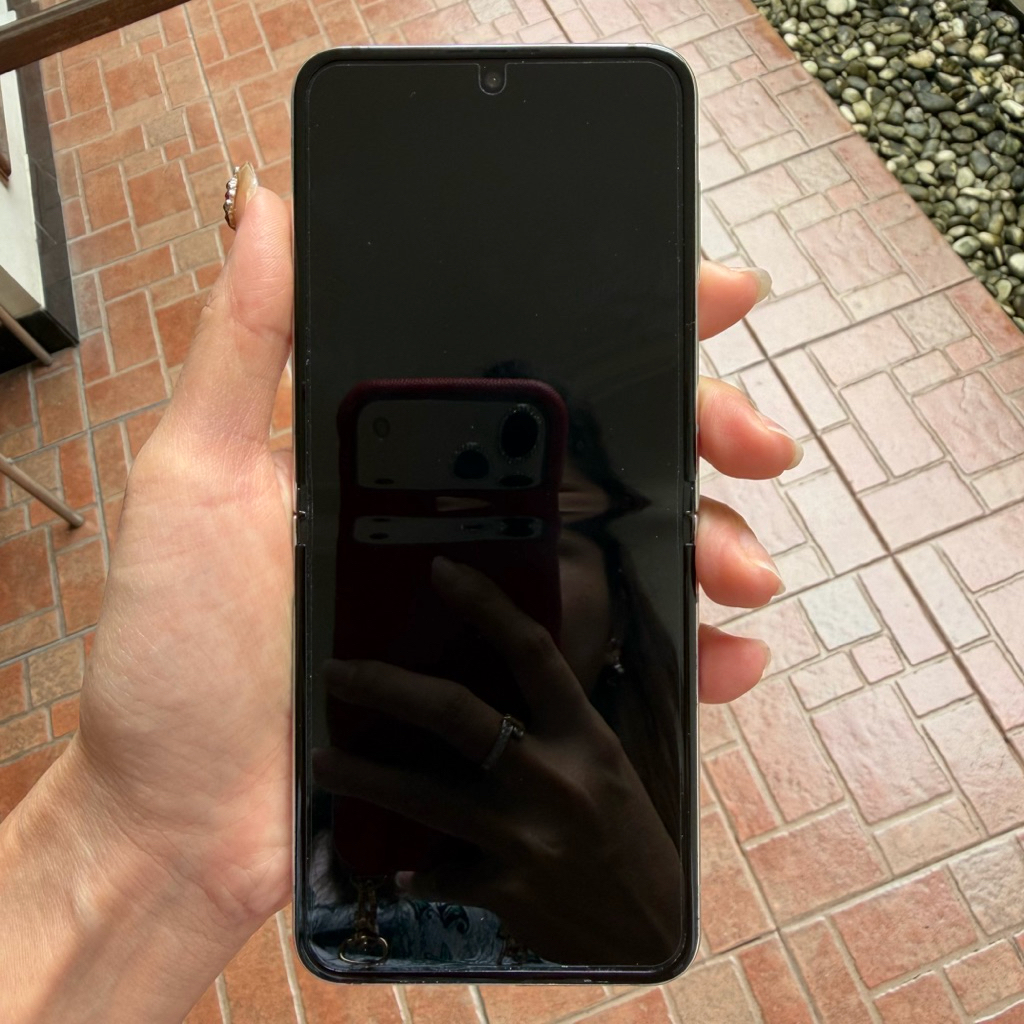 Samsung Z flip 5 second firsthand
