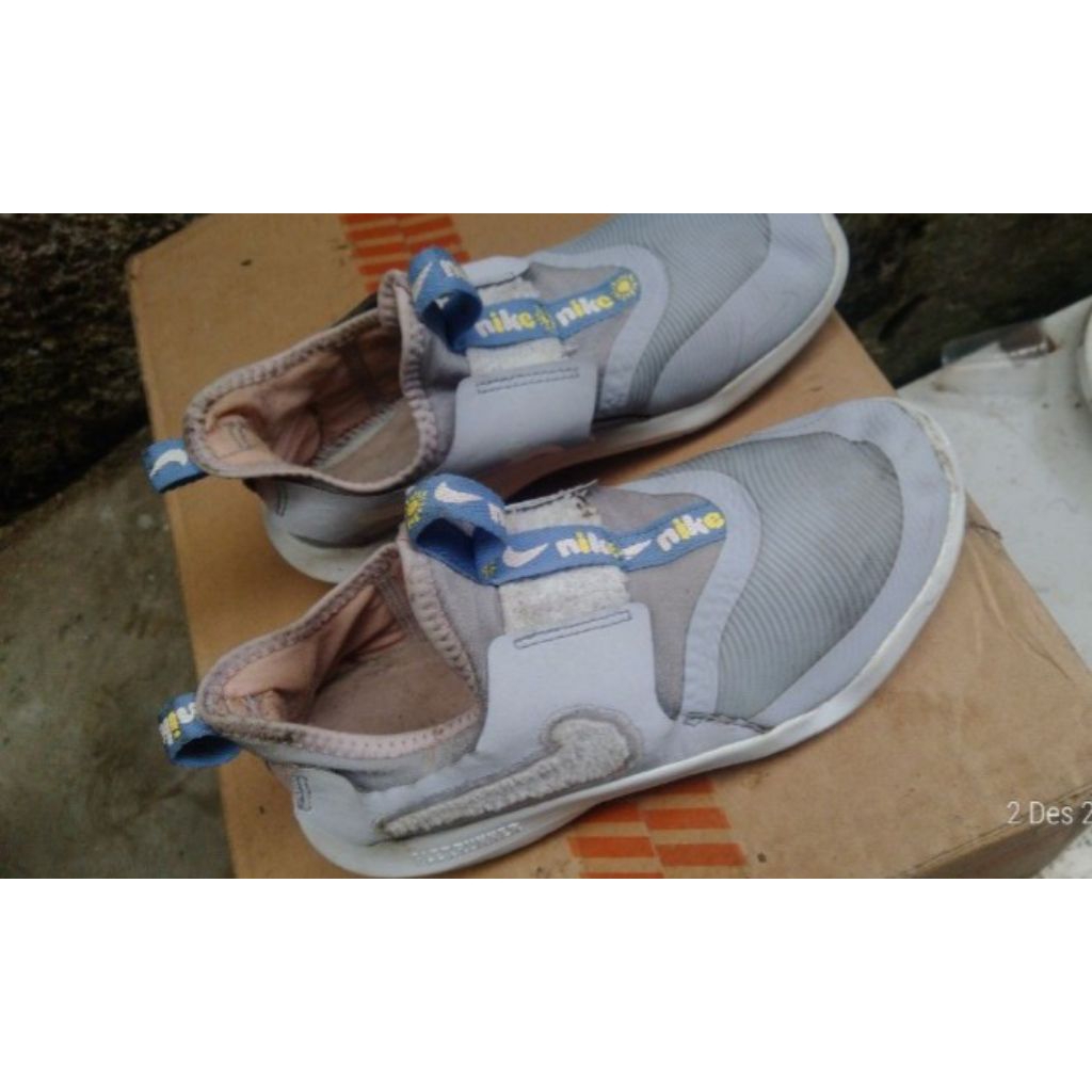 Sepatu anak Nike original bekas size 32