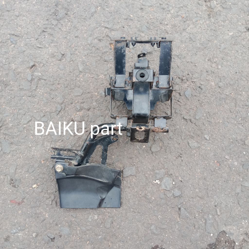 dudukan tempat aki honda vario 125 bohlam KZR original