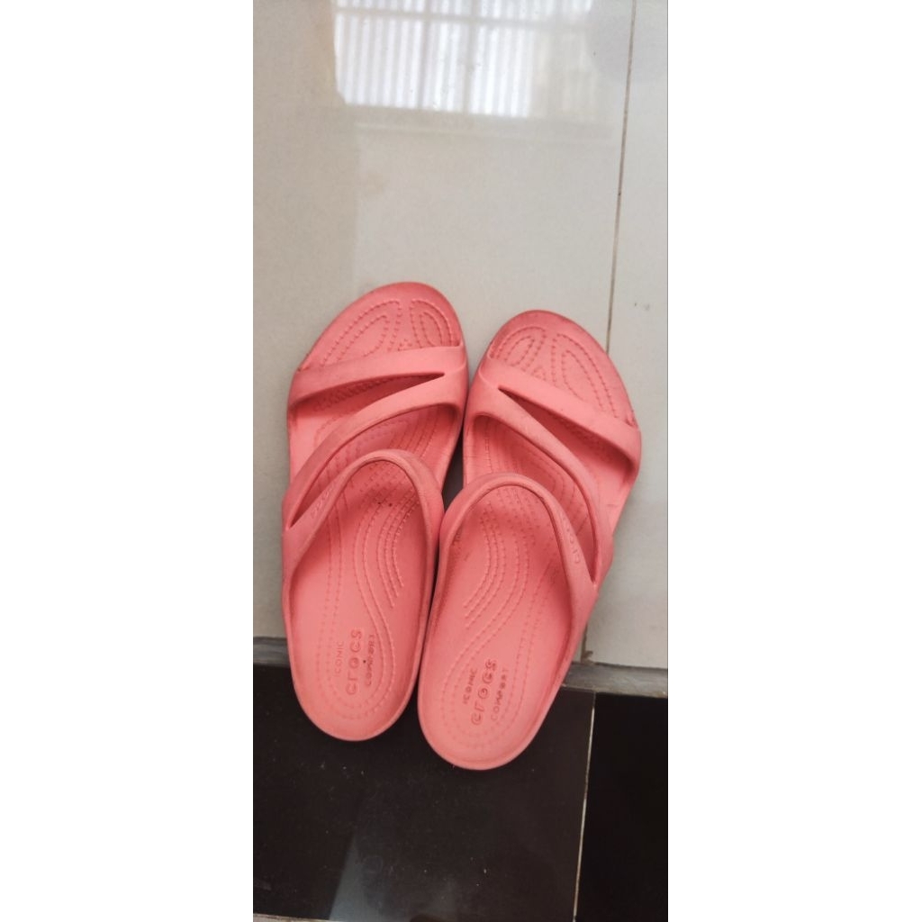 Preloved Sandal Crocs Wanita