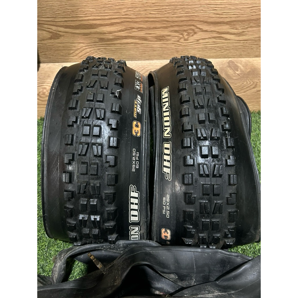 maxxis minion DHF 29x2.50 sepasang