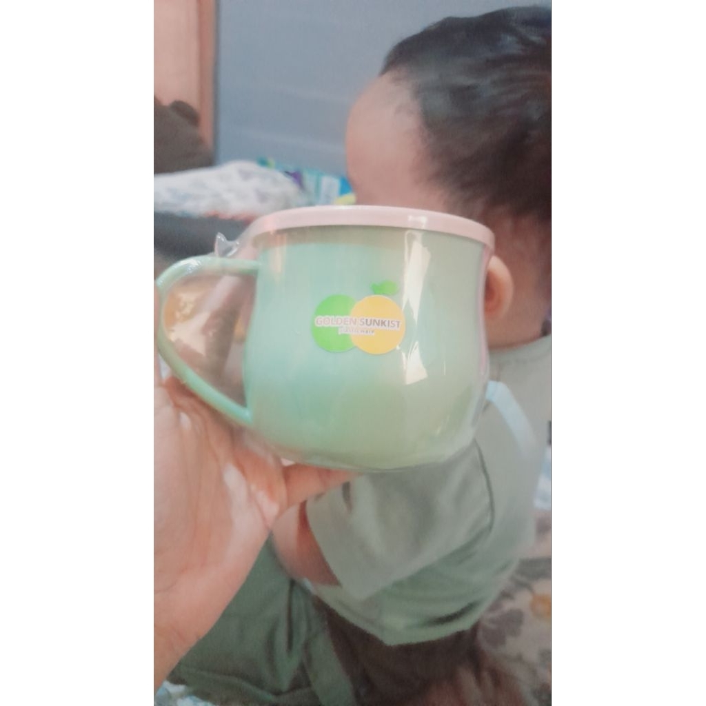 Gelas kaca anak