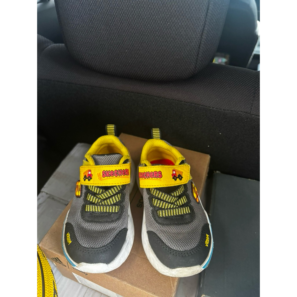 Preloved Sepatu Anak Skechers Size 22,5 Original Skechers 100%, Include Spa Sepatu