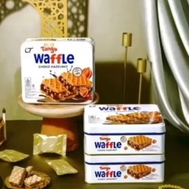 Tango Waffle Kaleng Kotak 105gr