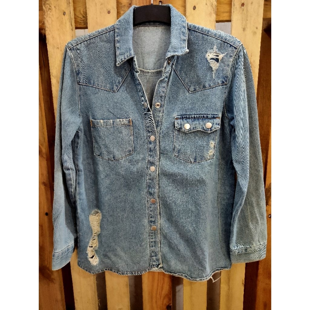 Kemeja Jeans Wanita Bekas Pakai