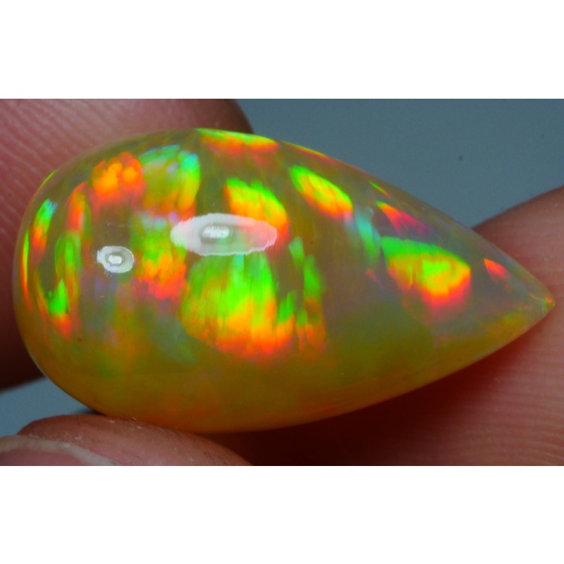 8.585 CT OPAL INDAH DENGAN WARNA PELANGI SARANG LEBAH DAN API WELO OPAL