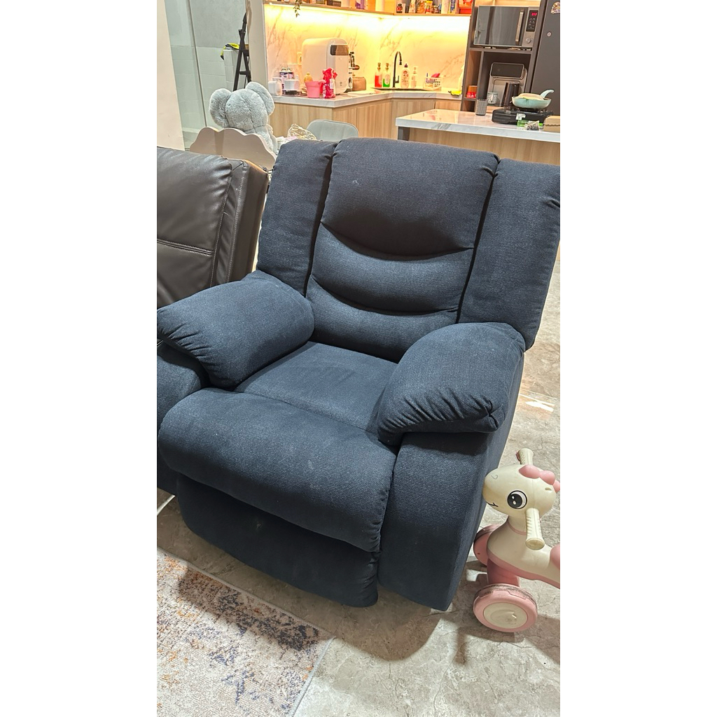 Preloved Ashley Tulen Sofa Recliner