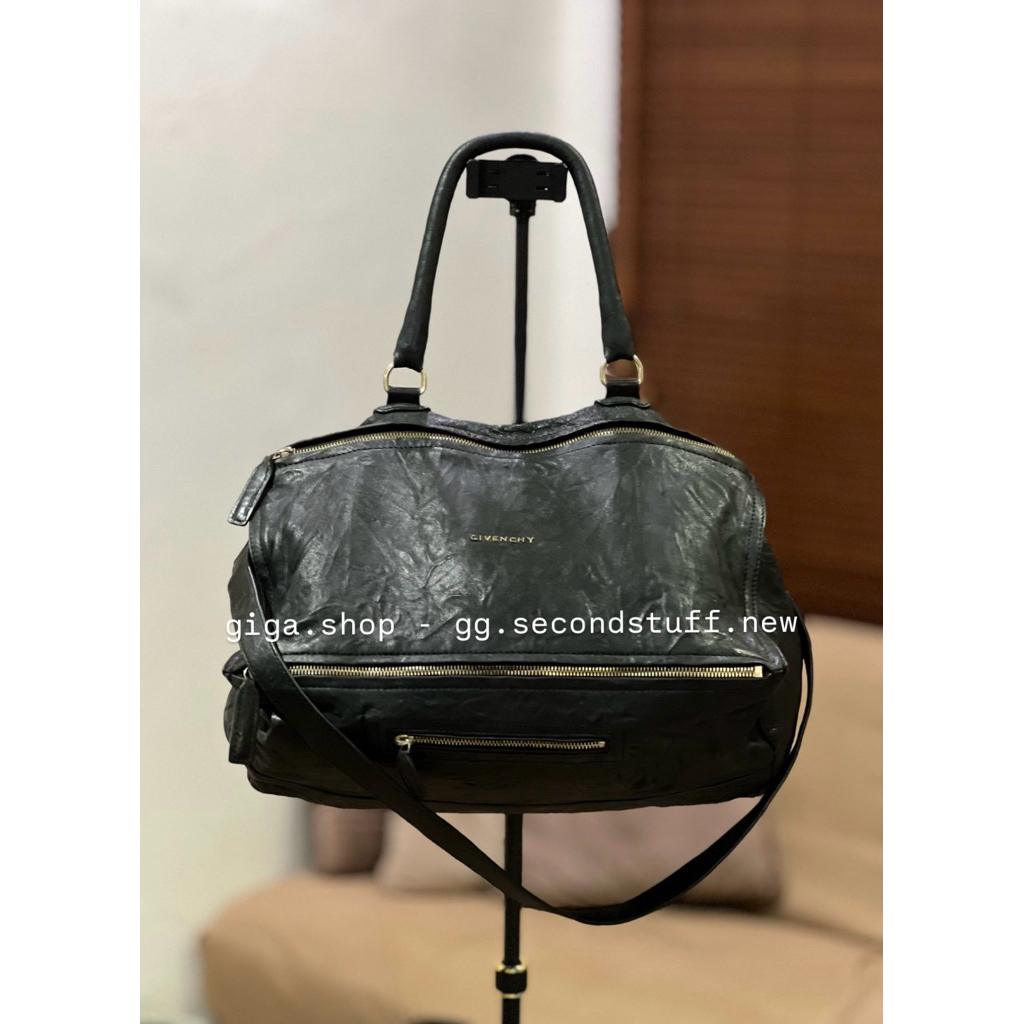 RARE - GIVENCHY PANDORA Large Black Gold Hardware