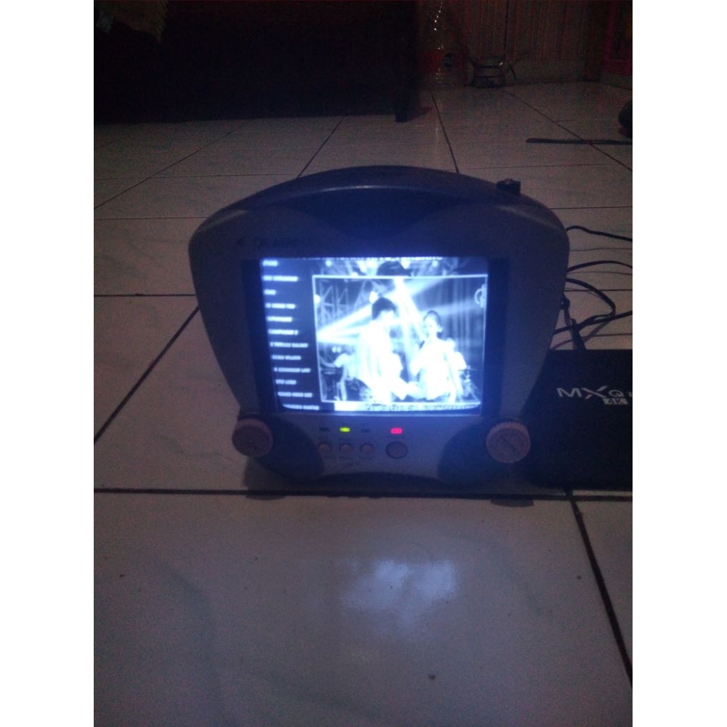 TV Mini Tabung Antik Vintage Jadul Hitam Putih