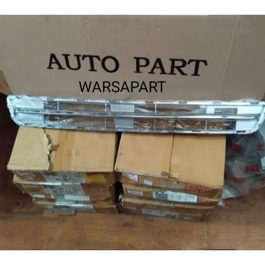 GRILLE GRILL BEMPER DEPAN / MANISAN BEMPER DEPAN GRANDMAX (HITAM+CROME)