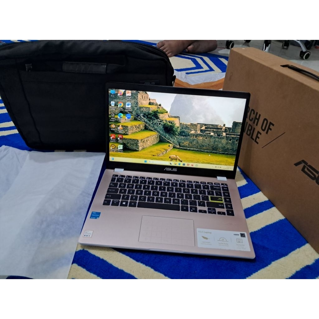 Laptop ASUS ex display like new