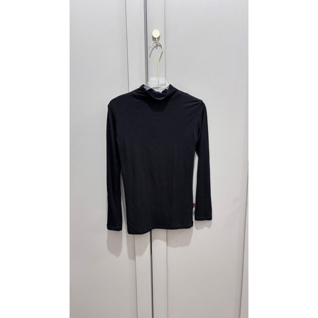 (LIKENEW) Kaos Manset Spandek Ketat Lengan Panjang Hitam Wanita