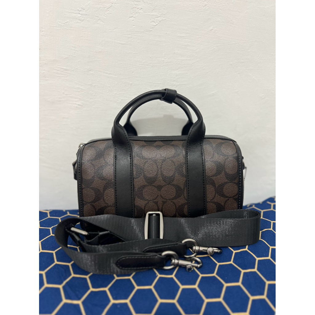 preloved coach signature