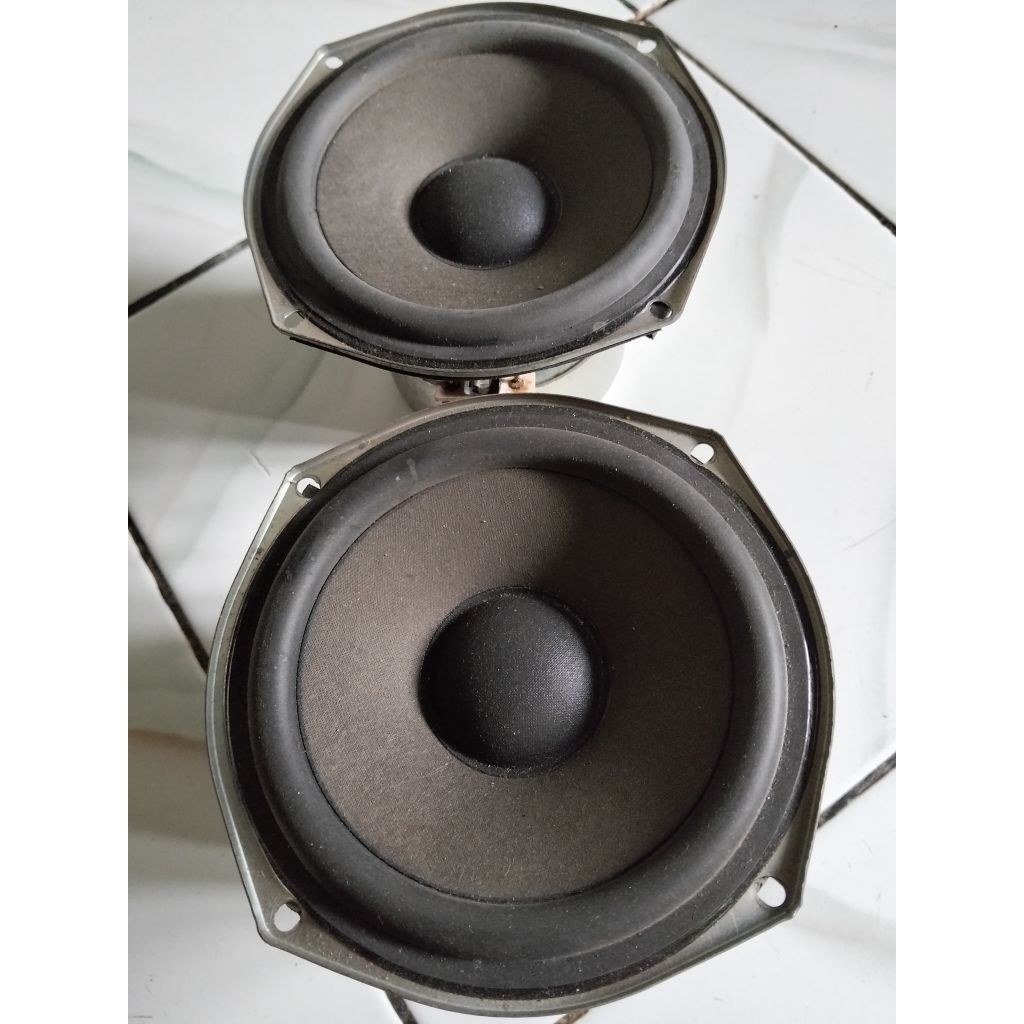 speaker bekas Sony 5,2"