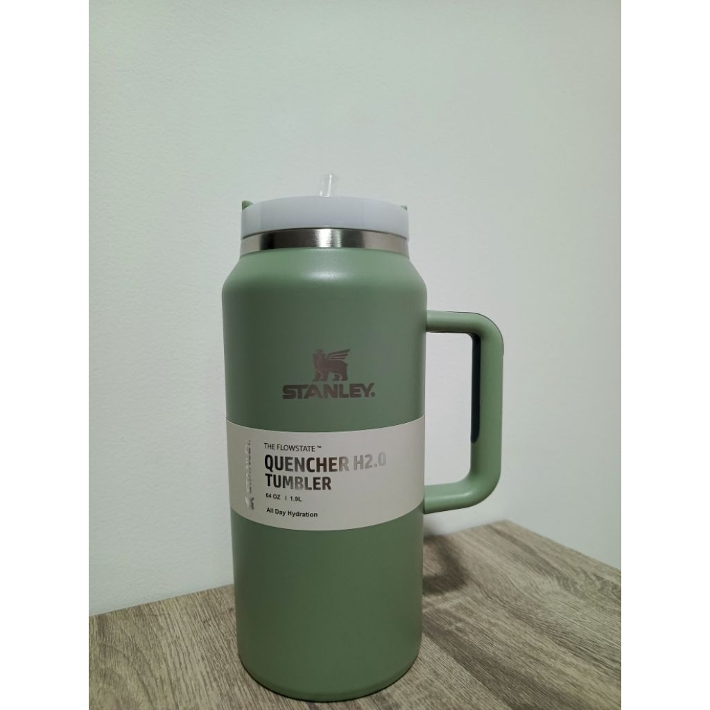 Stanley Quencher 64 OZ free random gift (s&k)