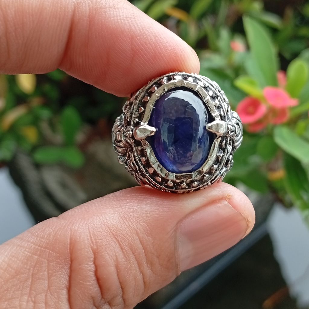 Blue Sapphire Africa 11.75 ct ring Alfaka Ukir