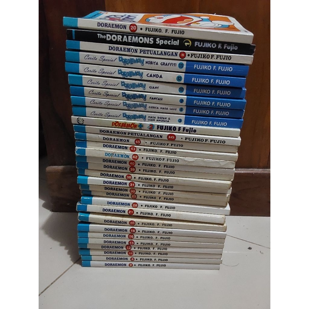 Koleksi lengkap komik Doraemon edisi bahasa Indonesia preloved