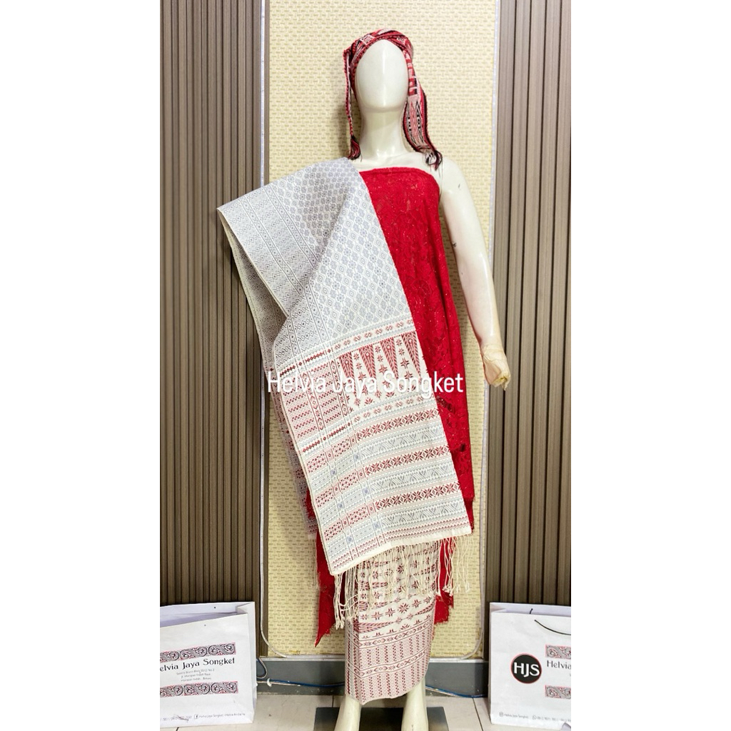 Tumtuman Semi Bemberg Putih Tumpal Merah