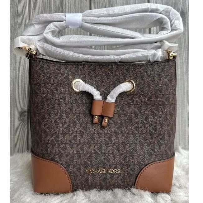 tasMK Mercer Signature Small Bucket Bag Brown n