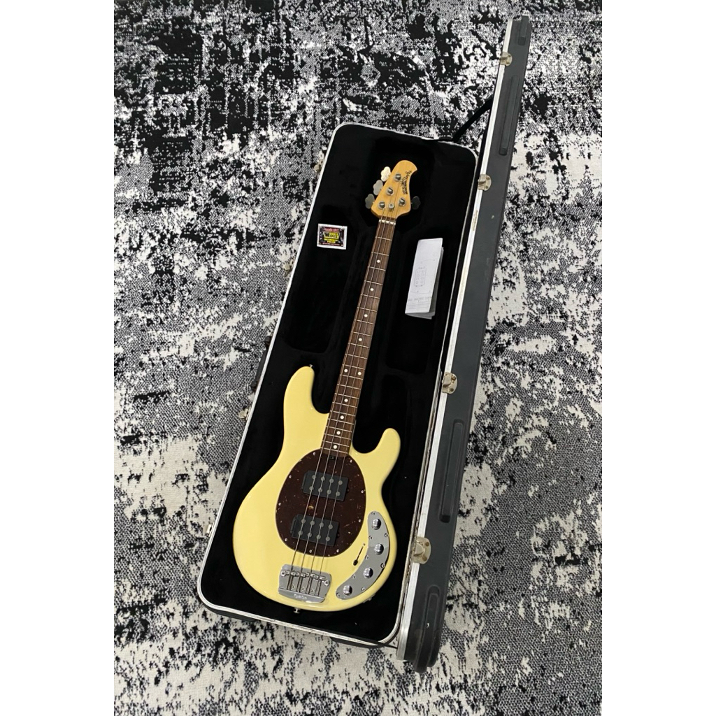 Ernie Ball Music Man Stingray 4 HH Made in USA