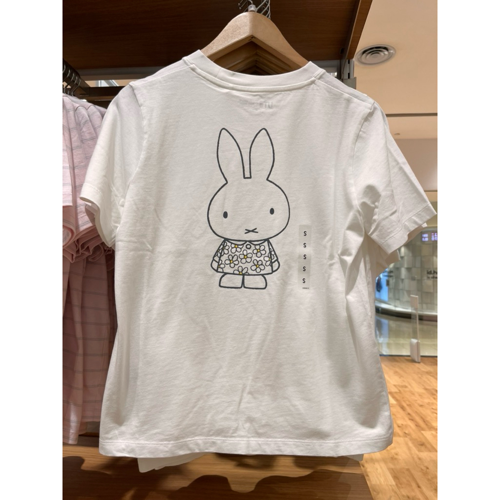 KAOS T-SHIRT UNIQLO PUTIH BUNNY