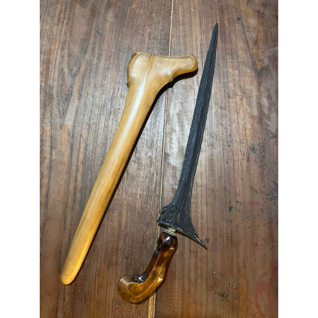 keris sepuh dapur sinom pamor kulit semangka wengkon beras utah kerejekian, warangka sandang walikat