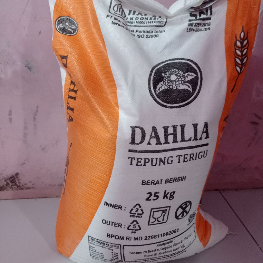 tepung terigu dahlia 25 kg satu karung