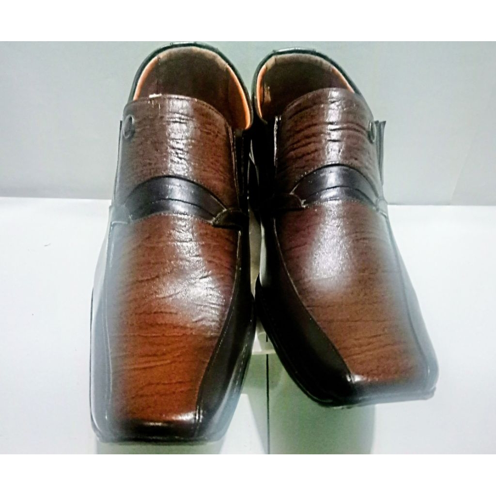 Versace - Sepatu Pria Elegan Trend Keren Kekinian Formal Import Original