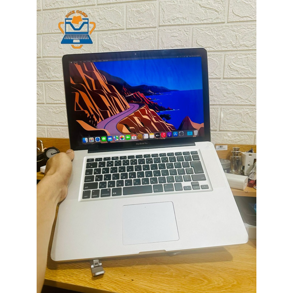 MacBook Pro 15. core i7. ram 8/256gb ssd. 2011. normal