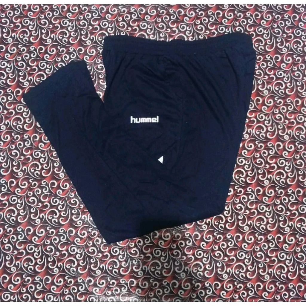 celana joger olahraga brand Hummel masih baru