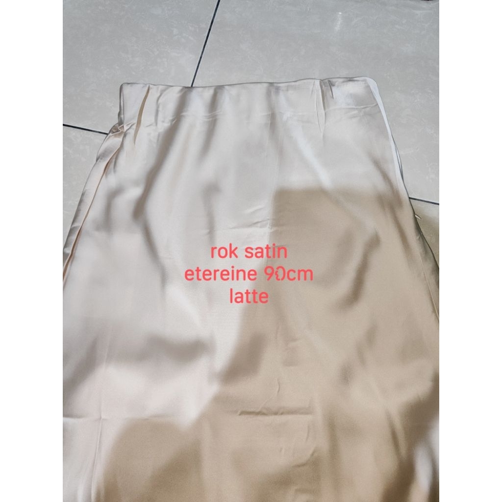 rok satin etereine 90cm warna latte