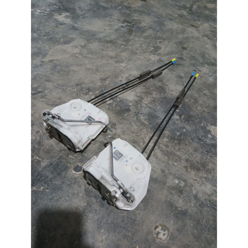 doorlock pintu tengah mitsubishi mirage