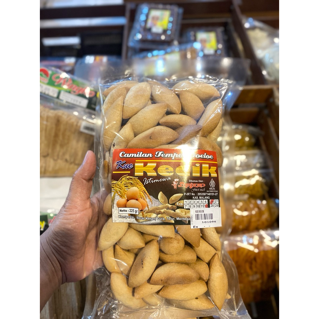 KUE KECIK ISTIMEWA TEMPO DULU / jajanan jadul 225 gram