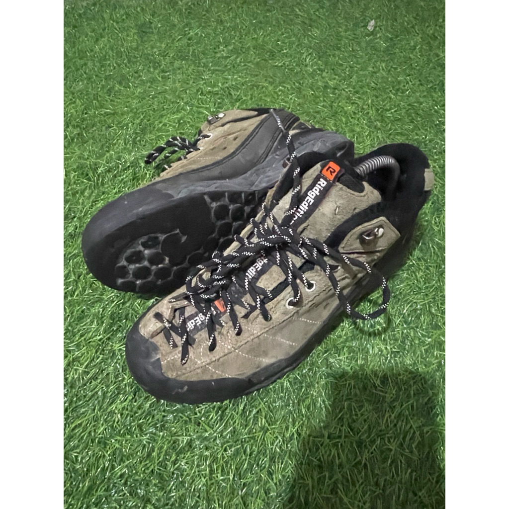 sepatu campline size 41
