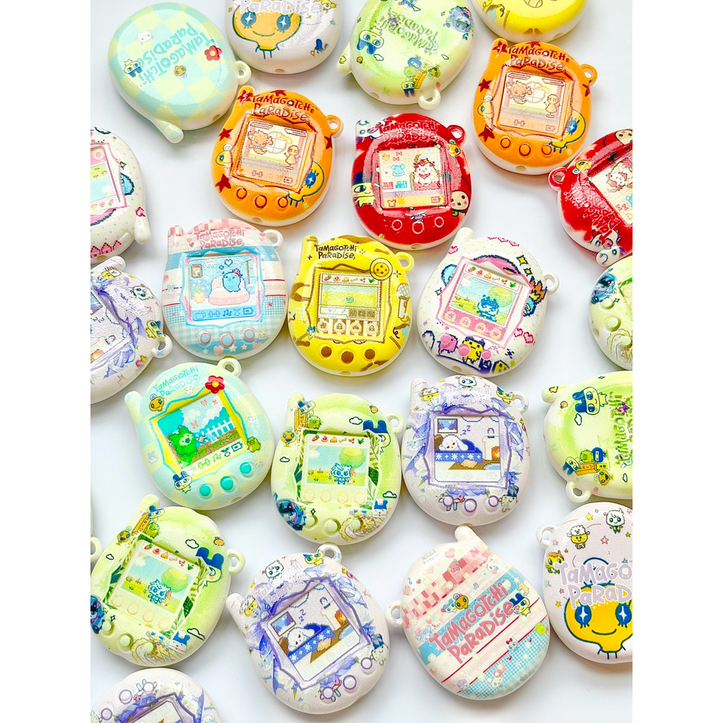 MANIK TAMAGOTCHI CHARM dan LUBANG TEMBUS gantungan kunci mainan game 90s mini console
