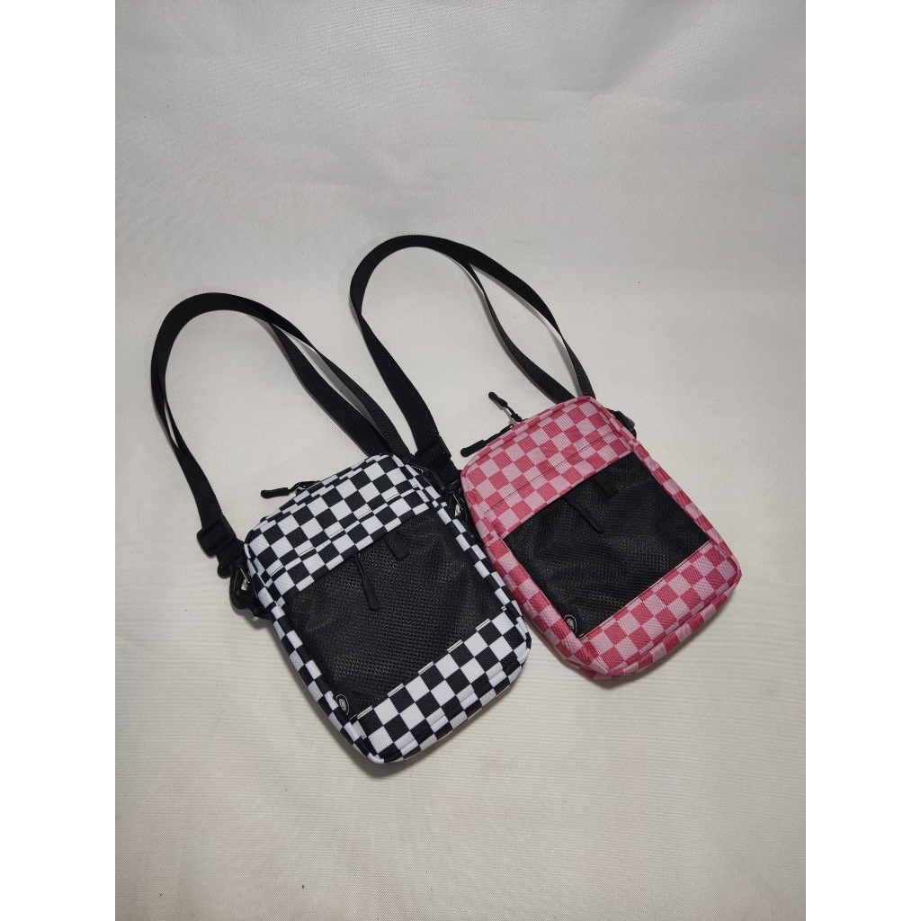 Tas Selempang Tas Bahu Pria Wanita Motif Kotak-Kotak Hitam Putih & Merah Muda dengan Desain Modern d