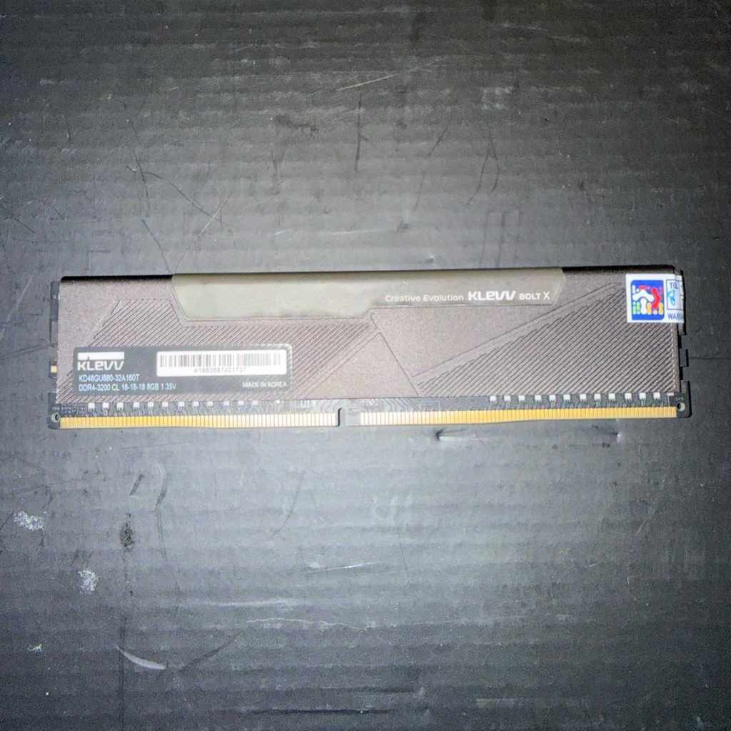 Klevv Bolt X DDR4 1x8gb 3200mhz cl16 ram klevv ddr4 1x8gb 3200 mhz ram ddr4 8gb 3200mhz ram ddr4 kle