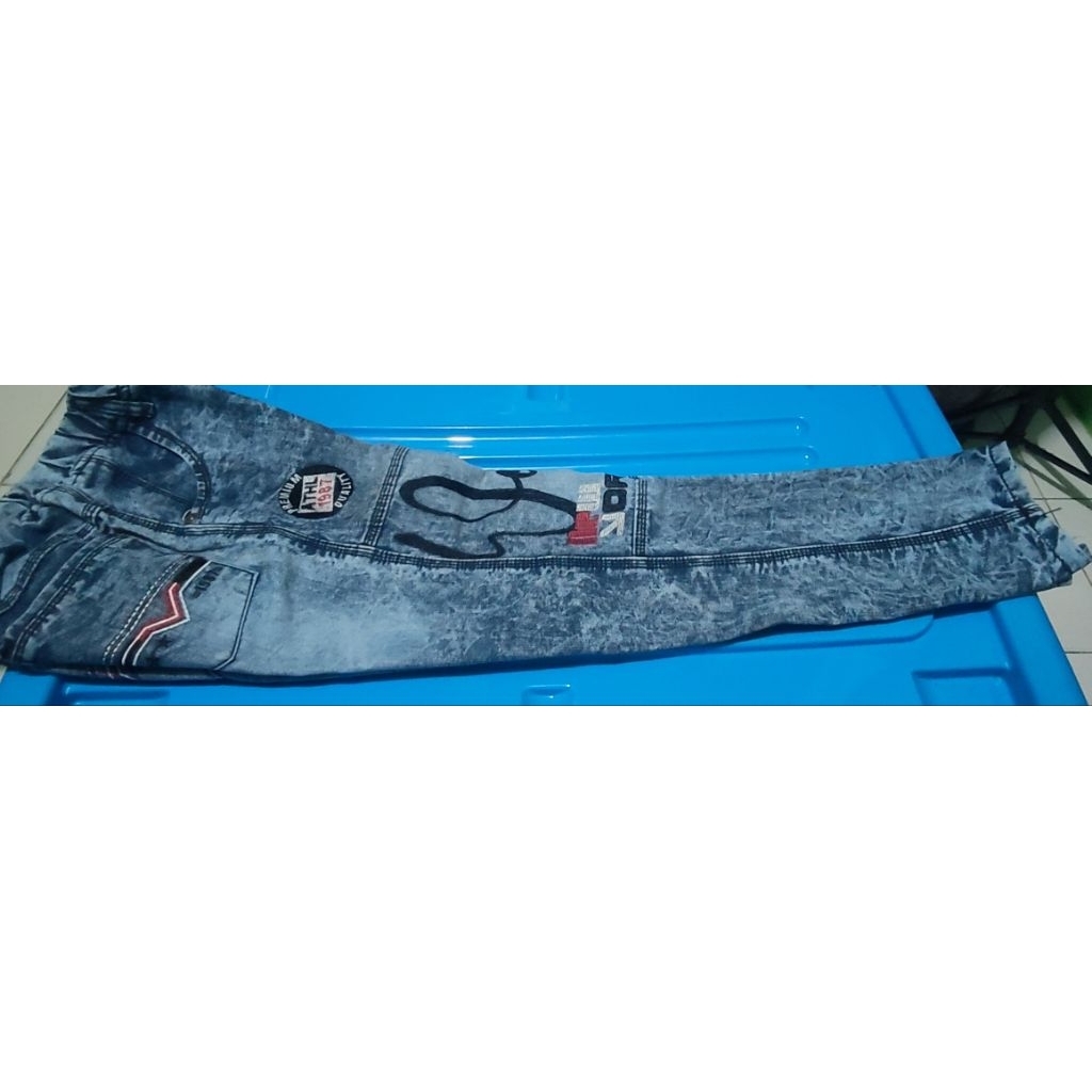 celana Levis anak laki laki