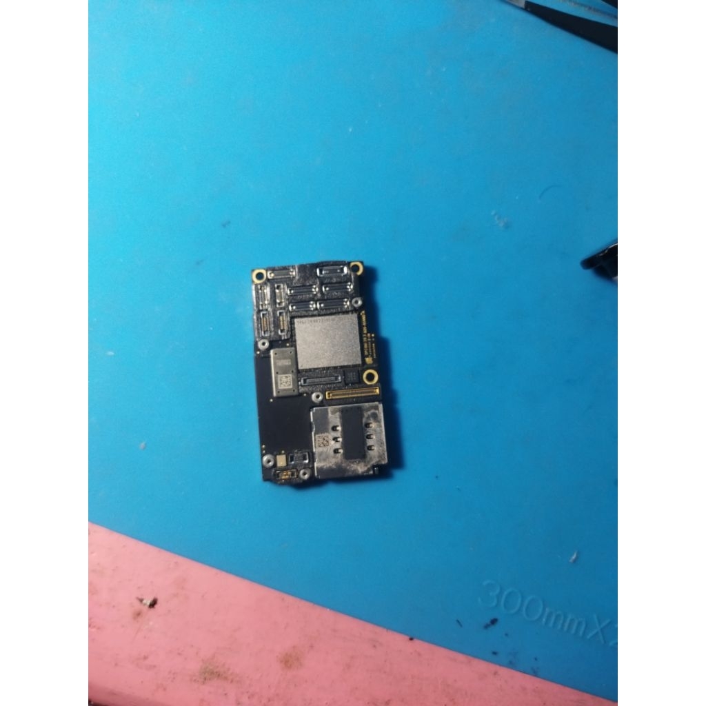 mesin iphone 11 pro lock icloud