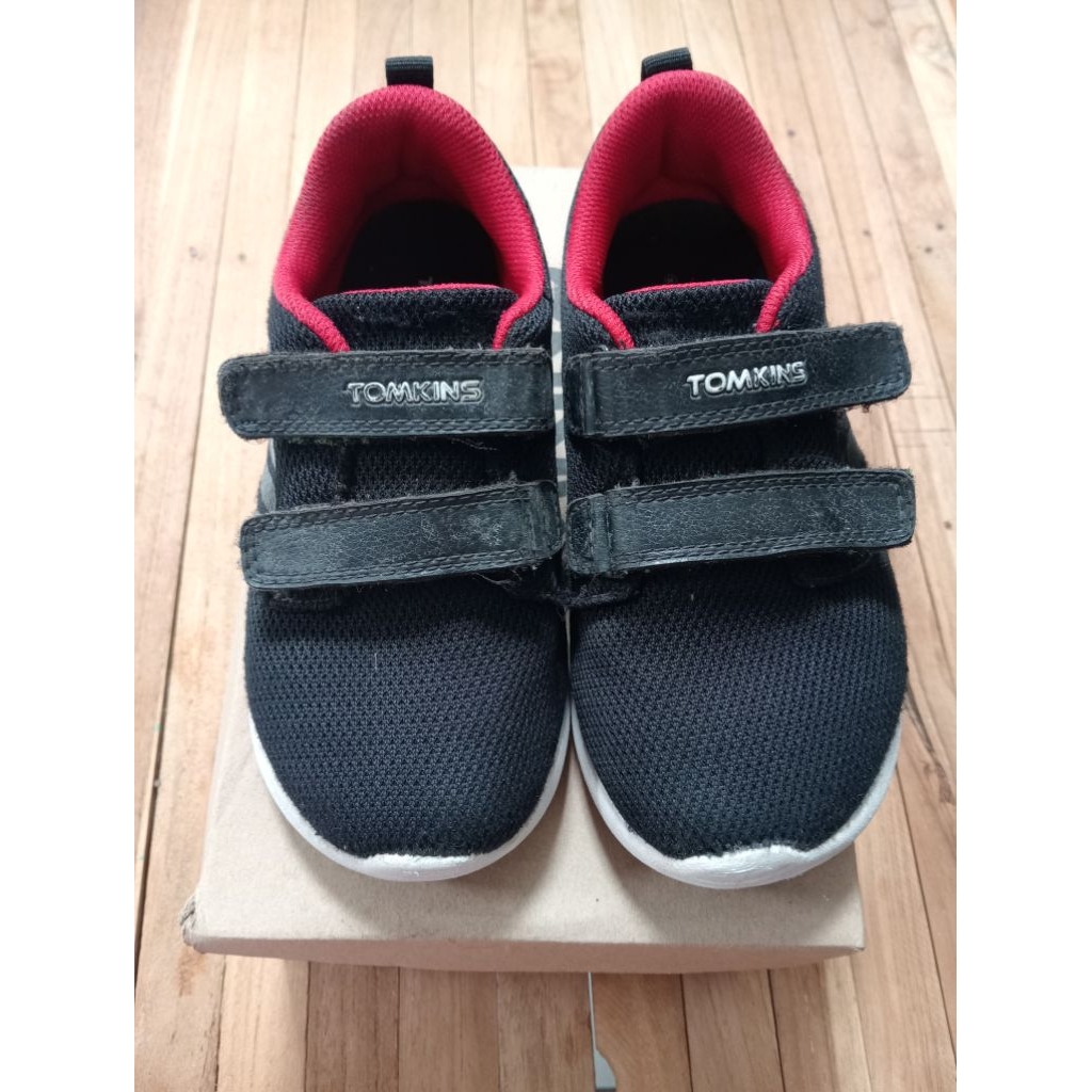 PRELOVED SEPATU ANAK | Tomkins | Dans