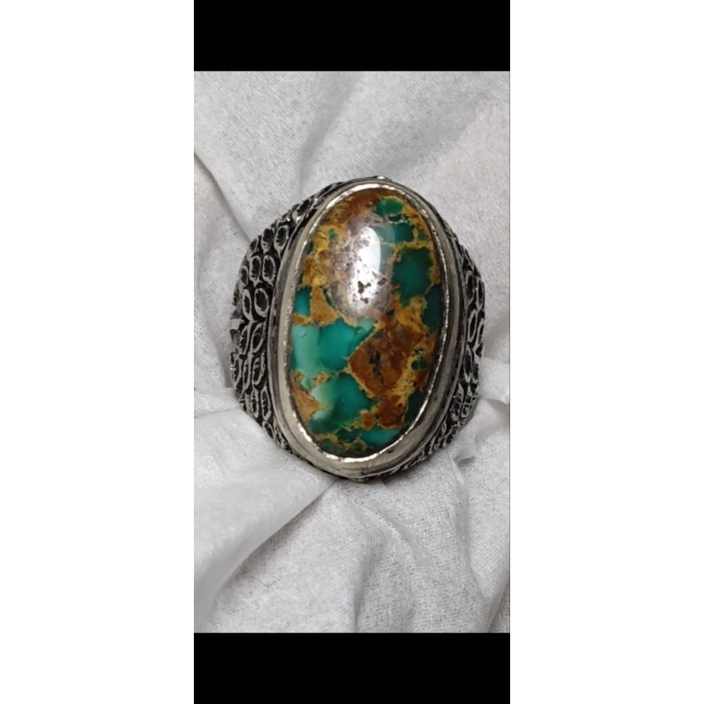 Natural pirus persia hijau