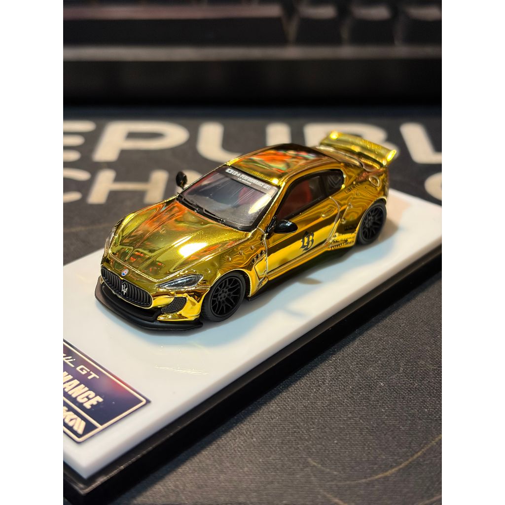 HKM 1/64 Maserati LBWK gold