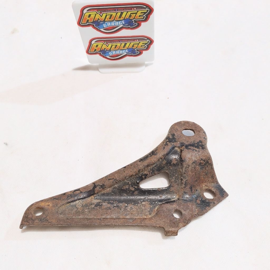 breket bracket dudukan gantungan pangkon knalpot kenalpot Honda Astrea prima oryginal second bekas