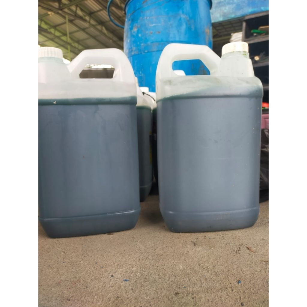 obat rumput kemasan 5LITER sangat ampuh basmi rumput liar.praktis siap pakai. tanpa perlu campuran l