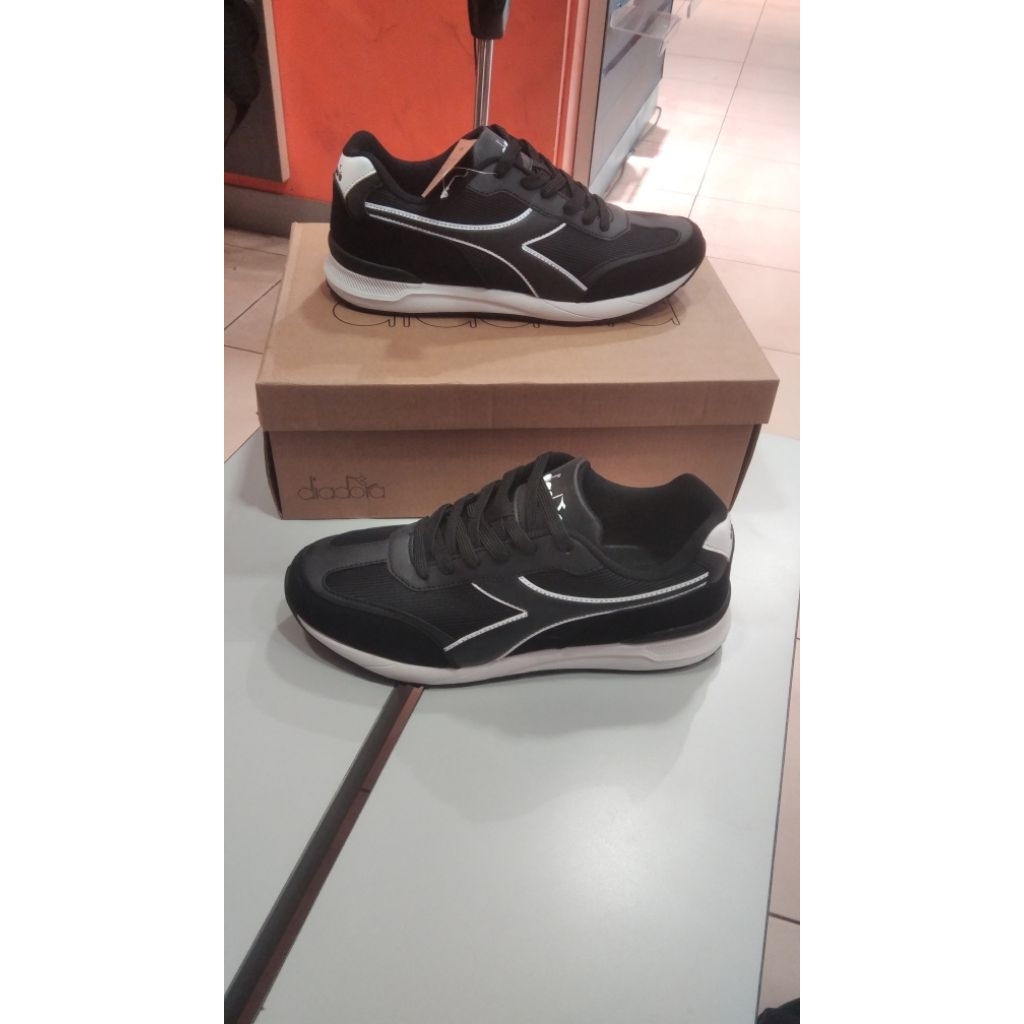 Diadora Navis size 41,43