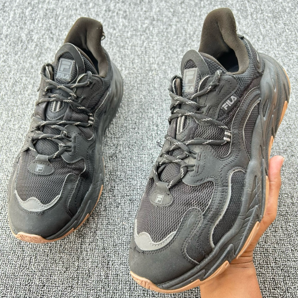 Sepatu FILA Wave Low - Top Size 43 Panjang Insole 27 cm